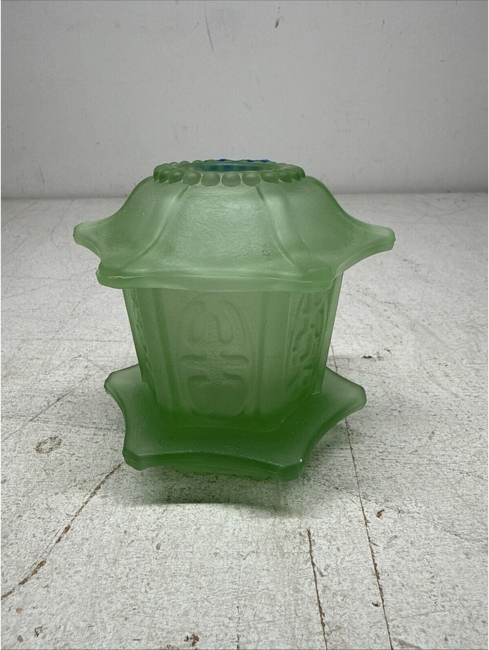 Vintage Satin Frosted Green Glass Pagoda Fairy Lamp R1